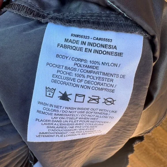 Nike Woman’s Running Gray With Pockets NWOT Shorts Size M - Picture 8 of 13